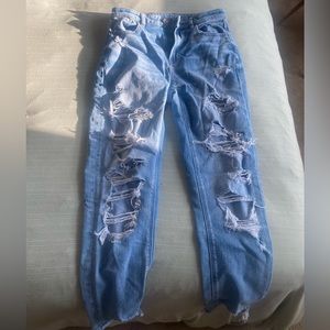 American Eagle high waisted straight leg jeans with rips